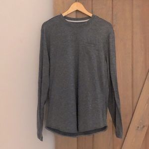 Lululemon men’s performance long sleeve tee sz L. HP pick!
